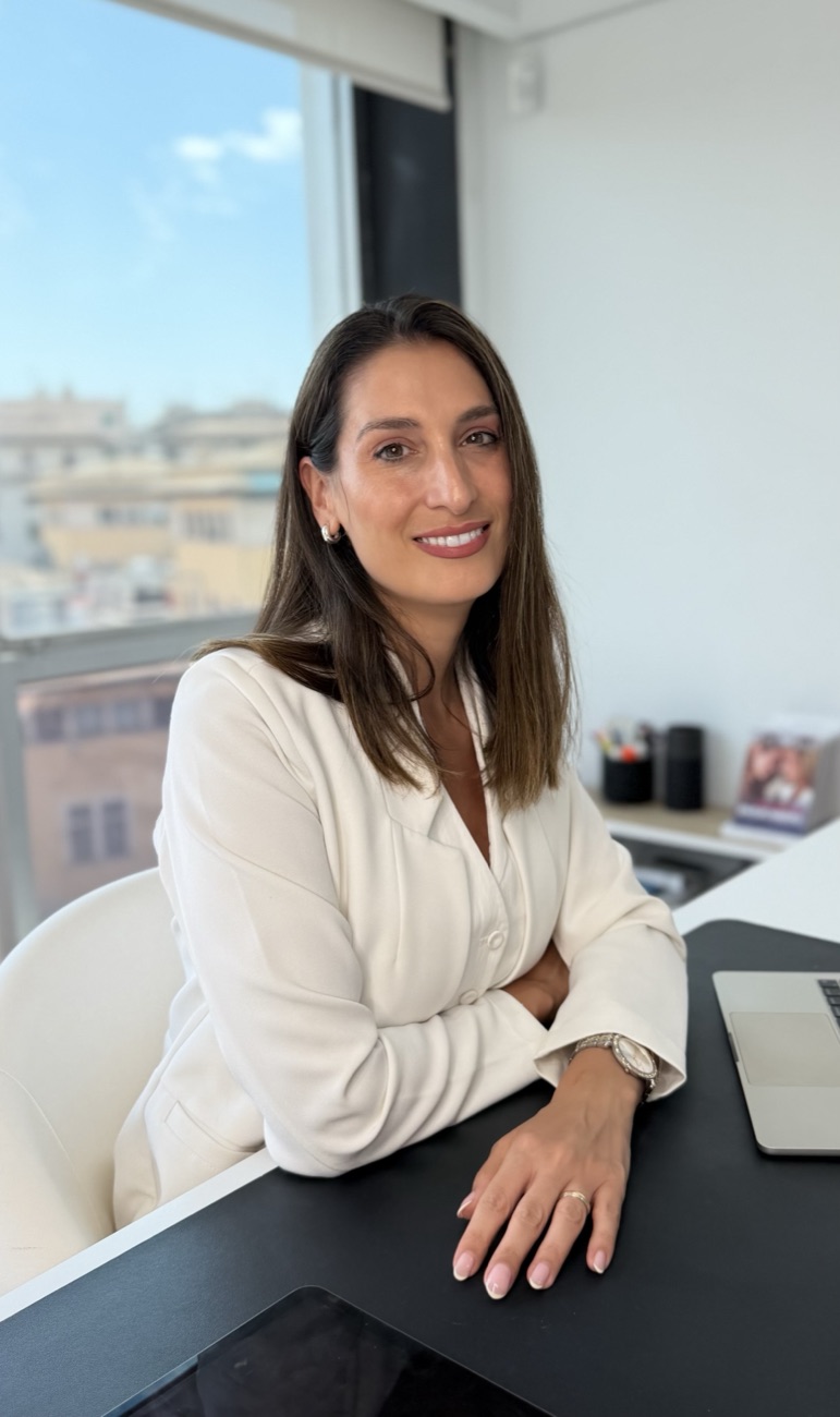 Dra. Belén Sánchez en la consulta de Clínica Belau